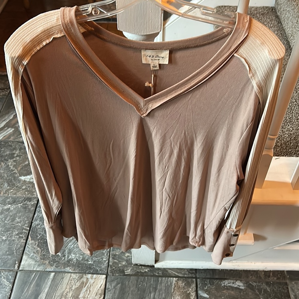 143 story top taupe color L